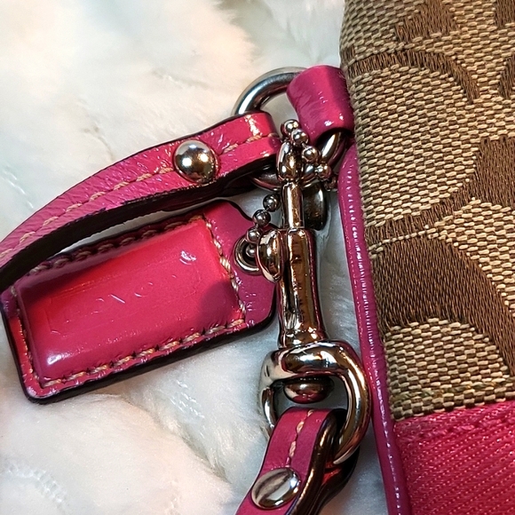 Coach wristlet - Picture 9 of 9